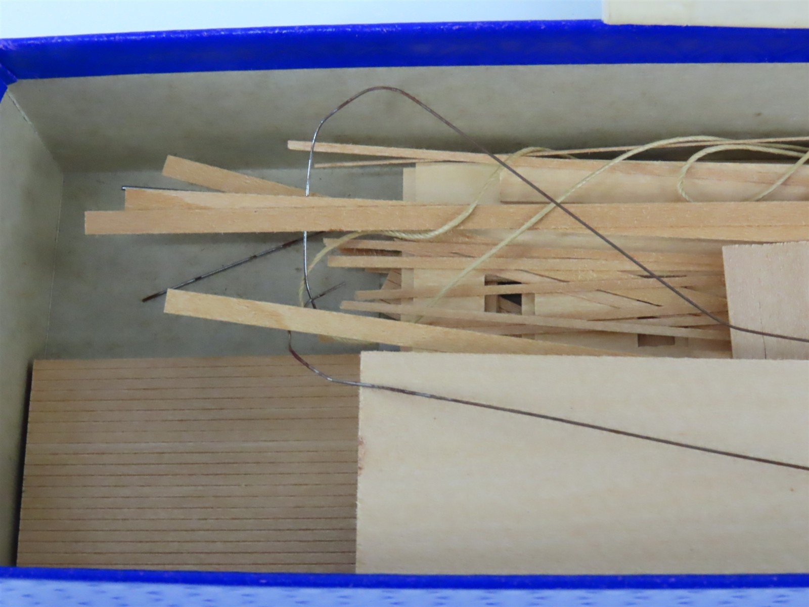HO Scale Ambroid Kit #10 Wood Unlettered Triple Decker Dormitory Car