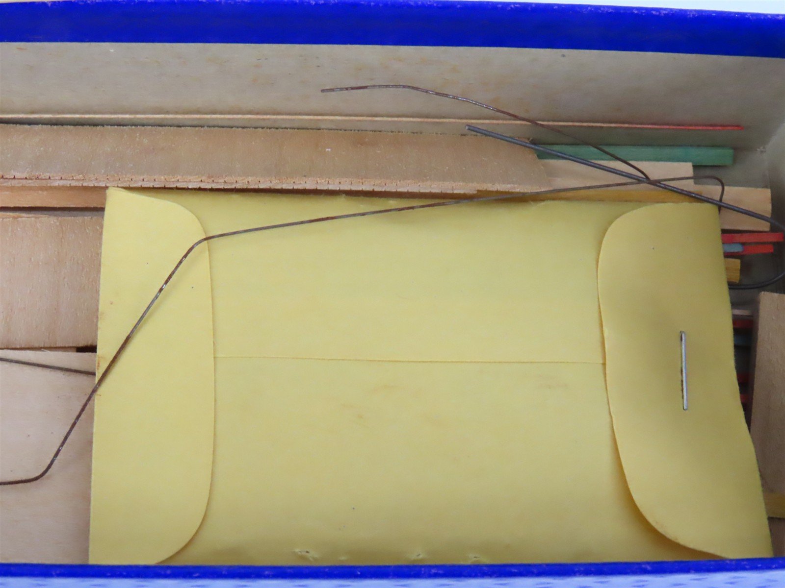 HO Scale Ambroid Kit #10 Wood Unlettered Triple Decker Dormitory Car