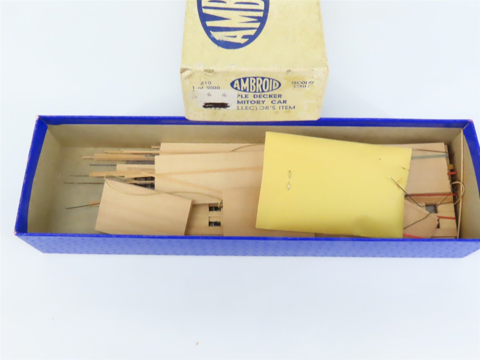 HO Scale Ambroid Kit #10 Wood Unlettered Triple Decker Dormitory Car