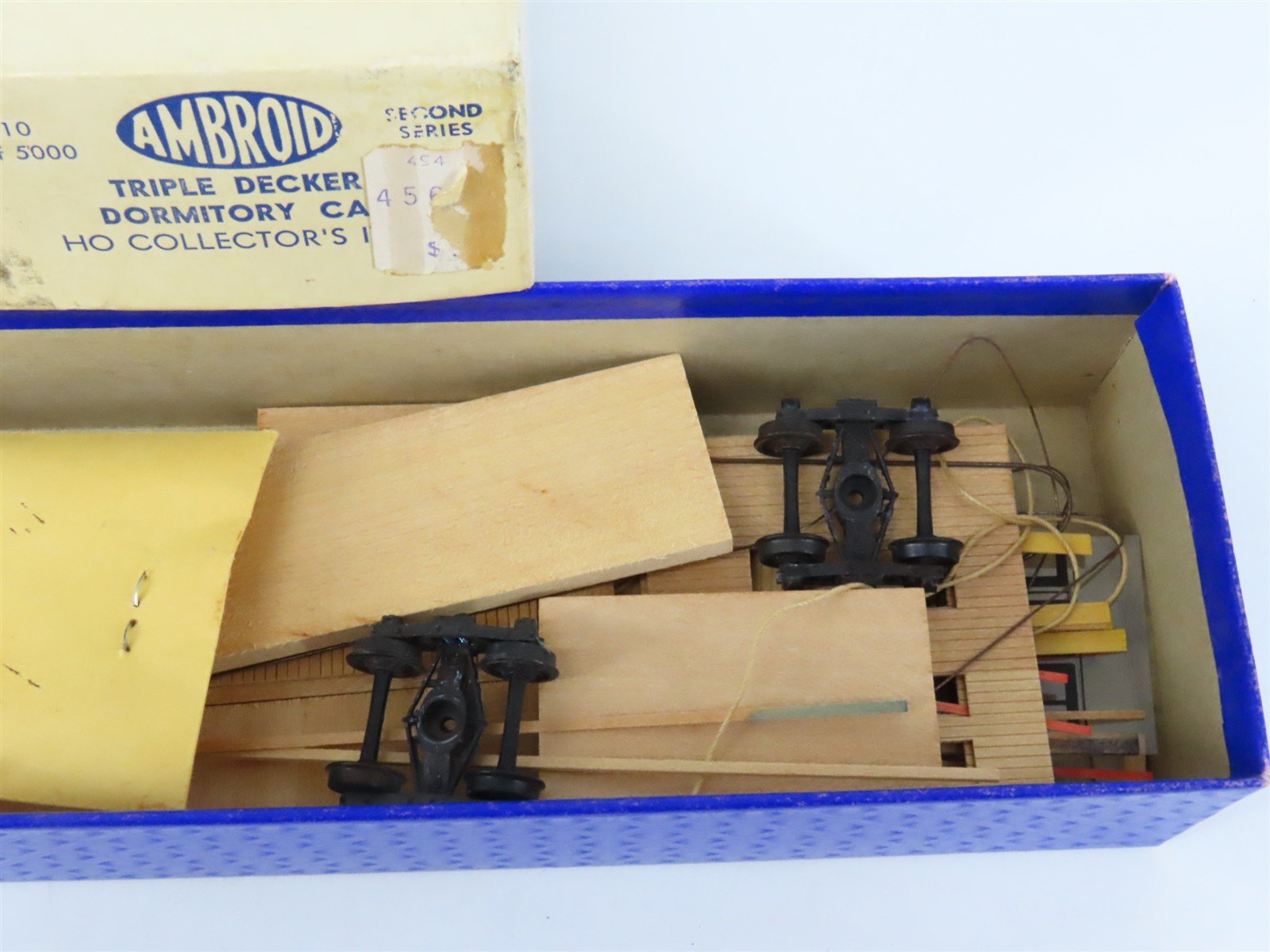 HO Scale Ambroid Kit #10 Wood Unlettered Triple Decker Dormitory Car