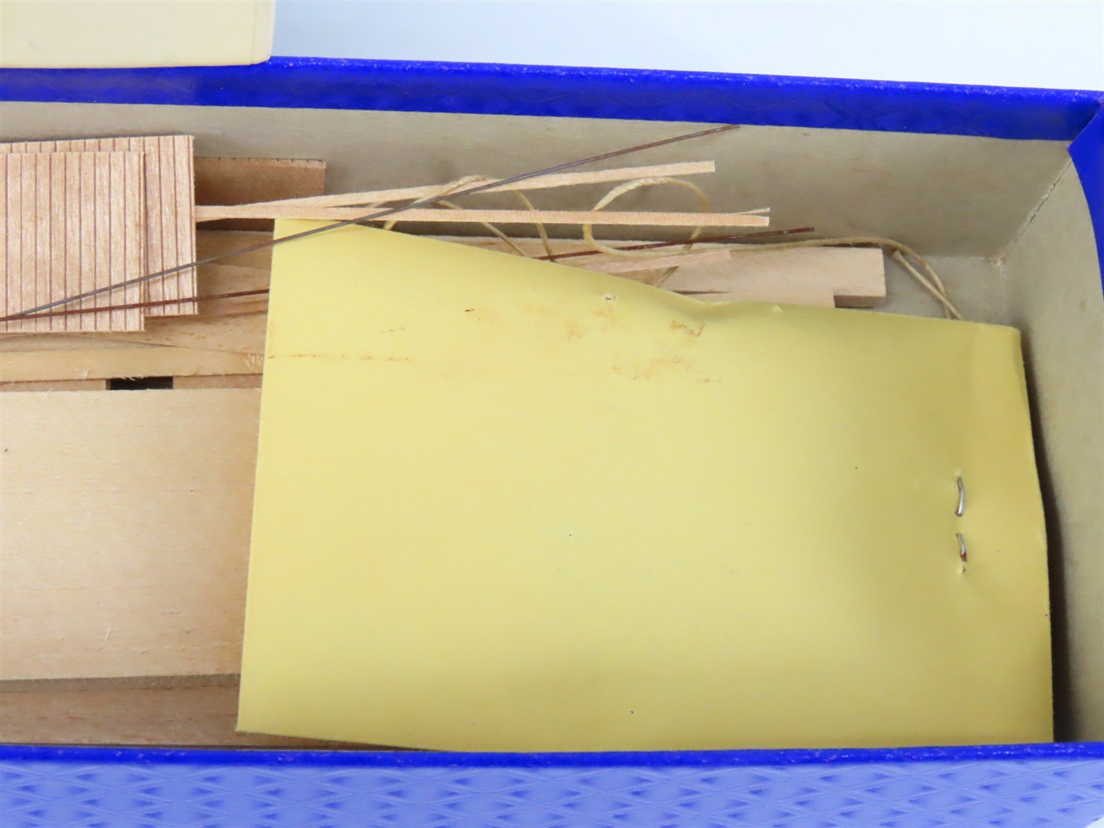 HO Scale Ambroid Kit #10 Wood Unlettered Triple Decker Dormitory Car