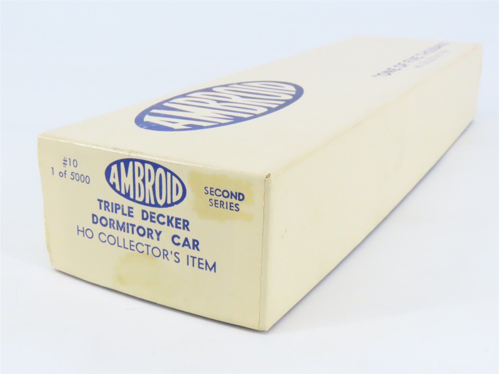 HO Scale Ambroid Kit #10 Wood Unlettered Triple Decker Dormitory Car