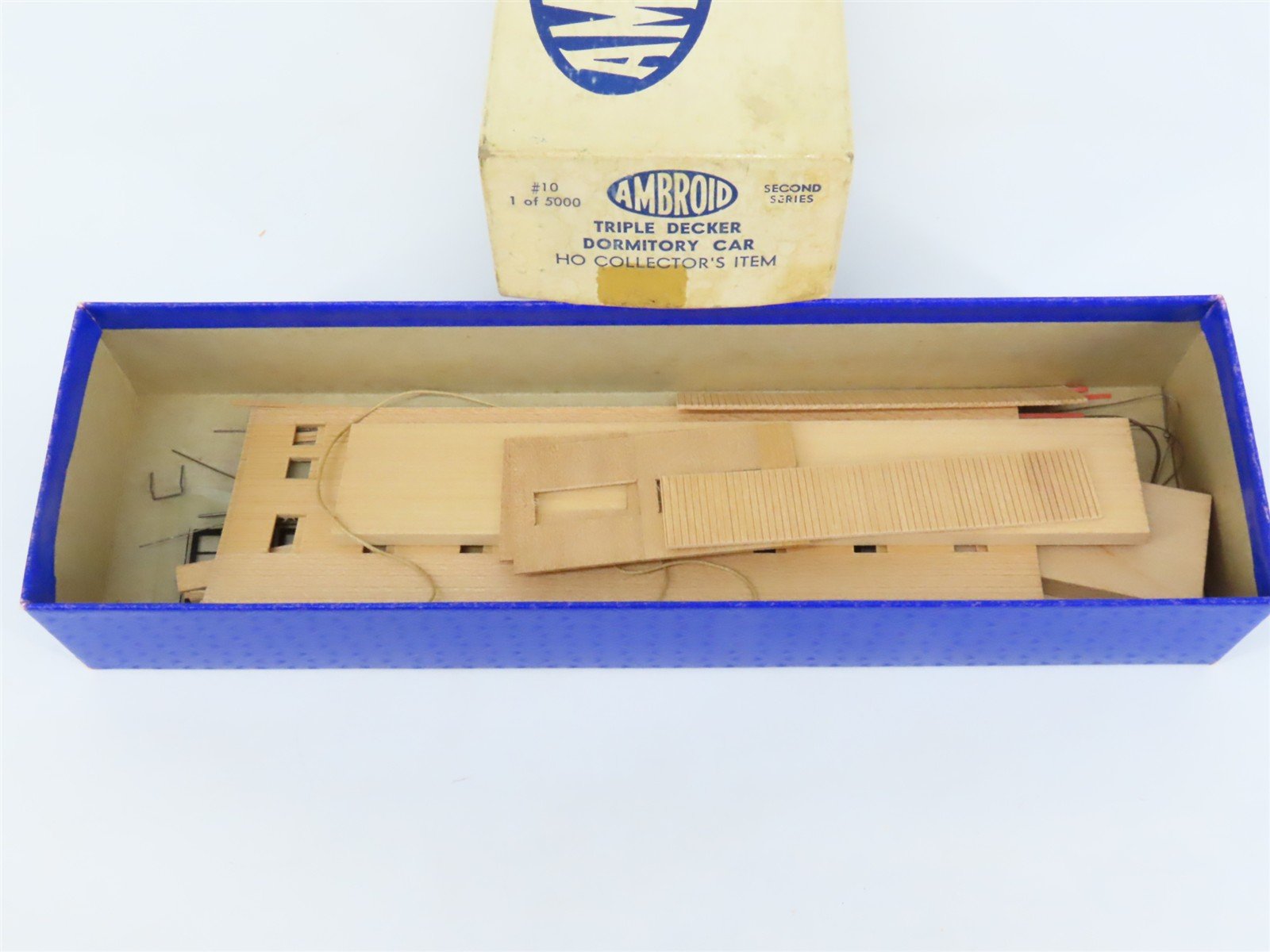 HO Scale Ambroid Kit #10 Wood Unlettered Triple Decker Dormitory Car