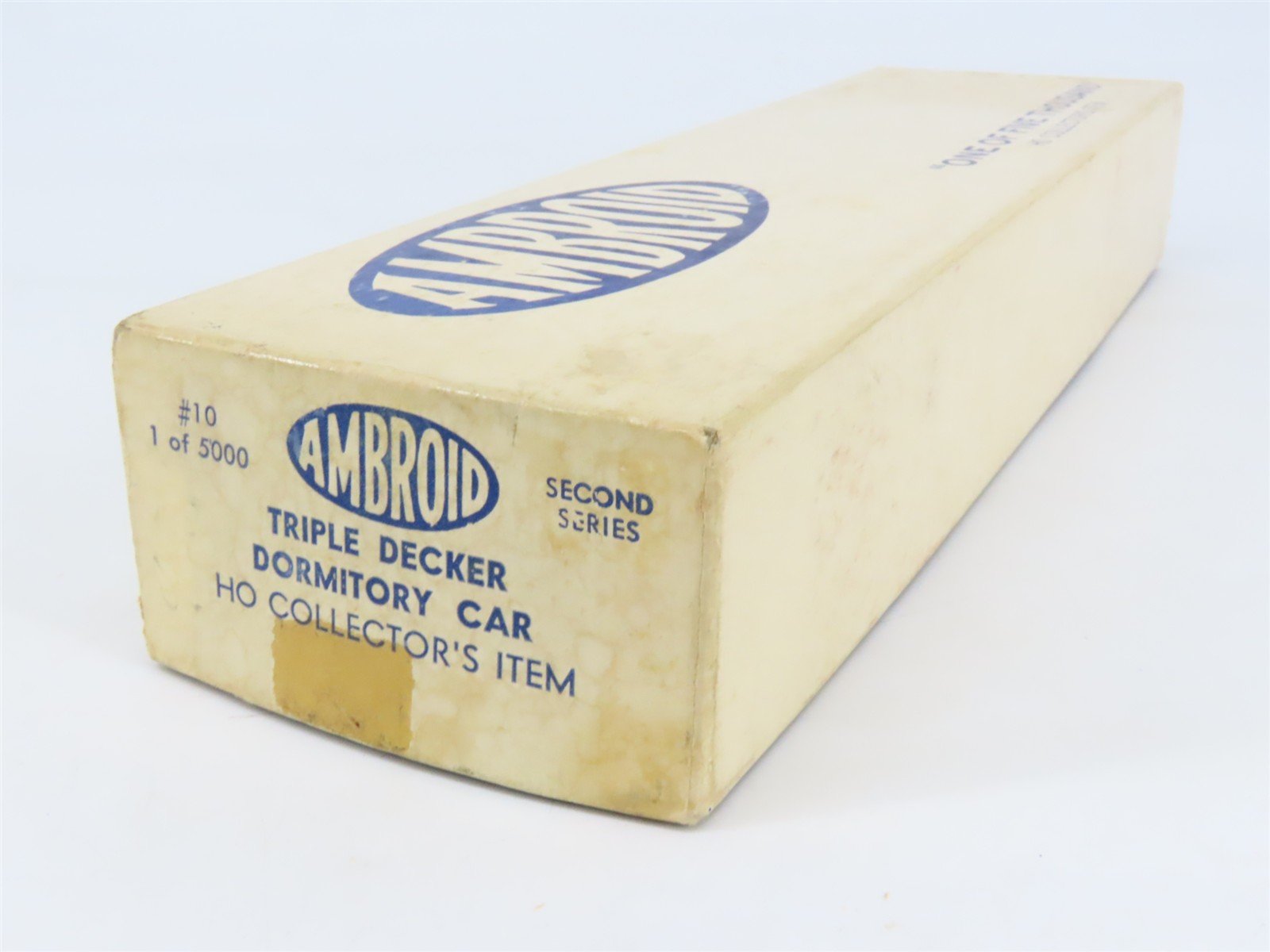 HO Scale Ambroid Kit #10 Wood Unlettered Triple Decker Dormitory Car