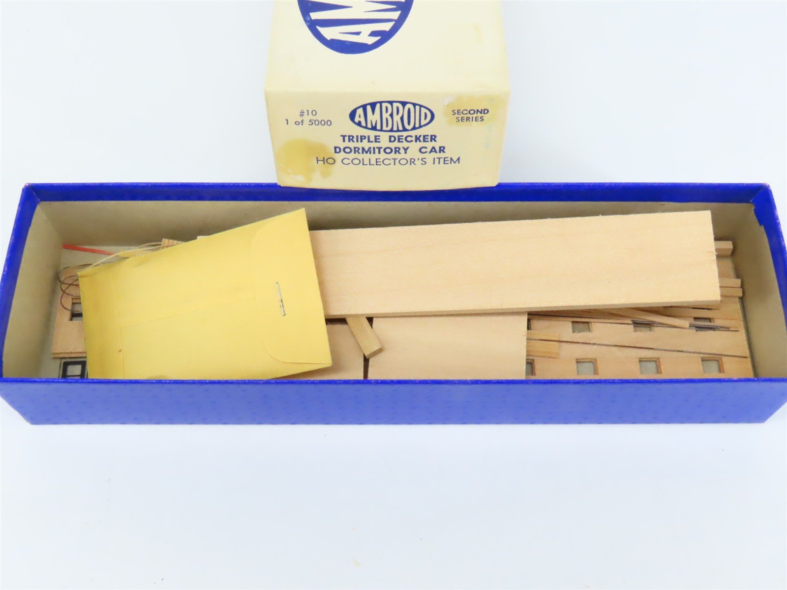 HO Scale Ambroid Kit #10 Wood Unlettered Triple Decker Dormitory Car