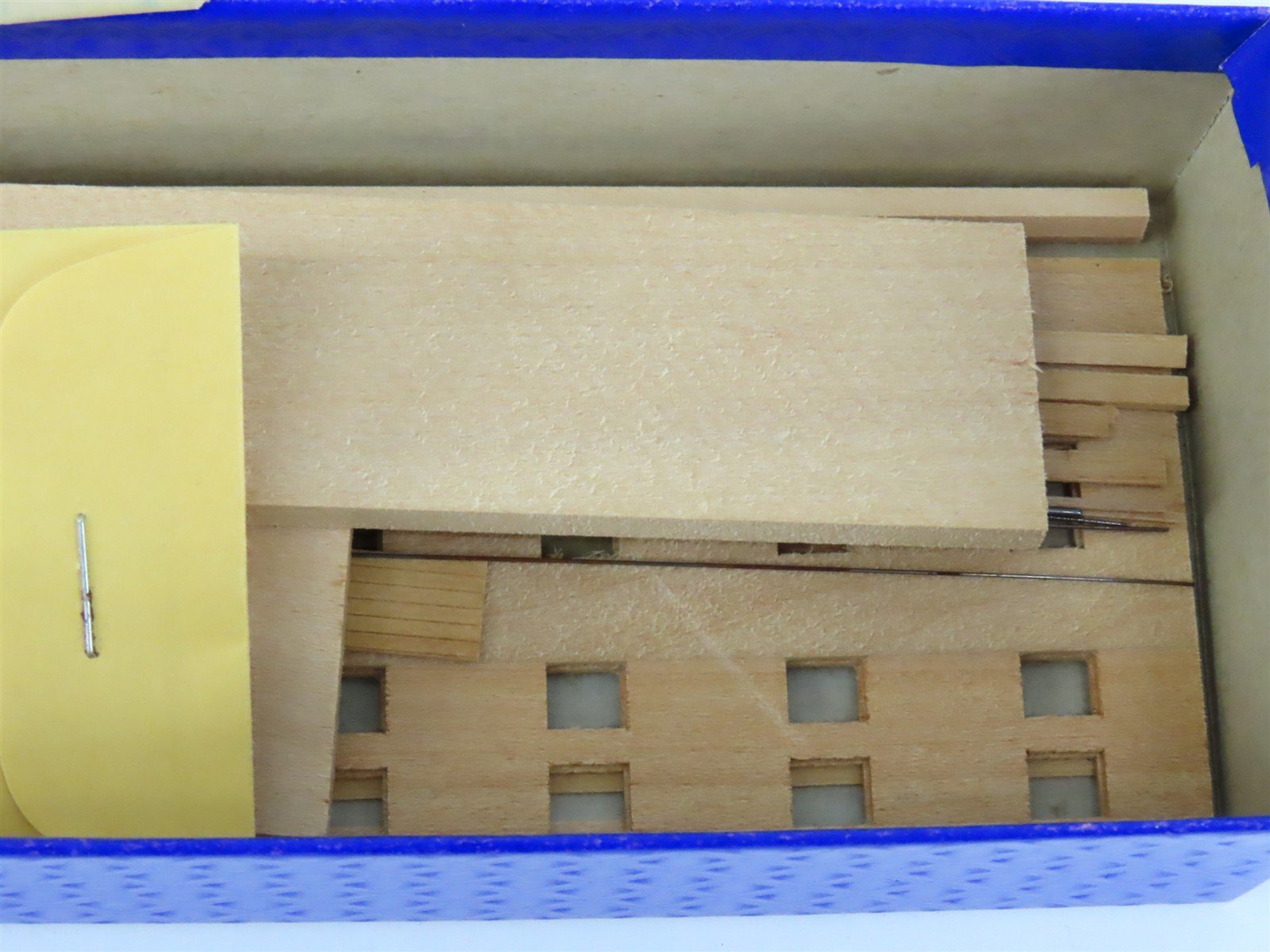 HO Scale Ambroid Kit #10 Wood Unlettered Triple Decker Dormitory Car