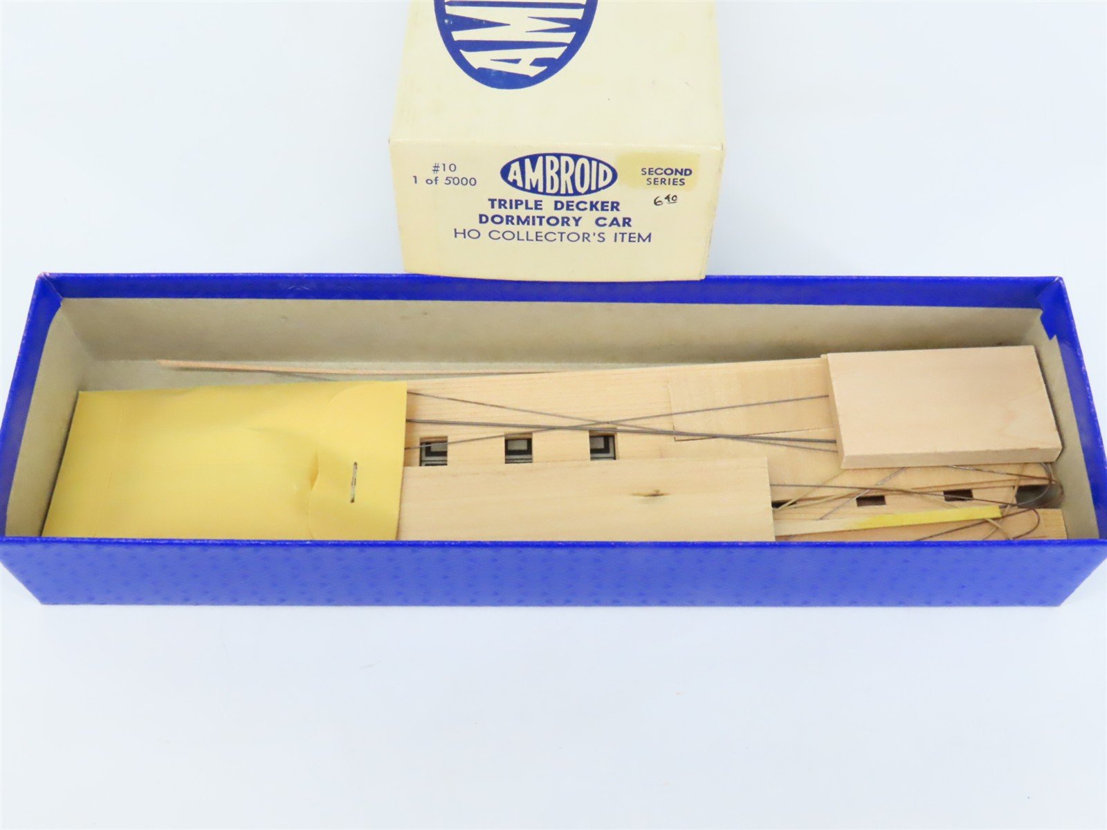 HO Scale Ambroid Kit #10 Wood Unlettered Triple Decker Dormitory Car