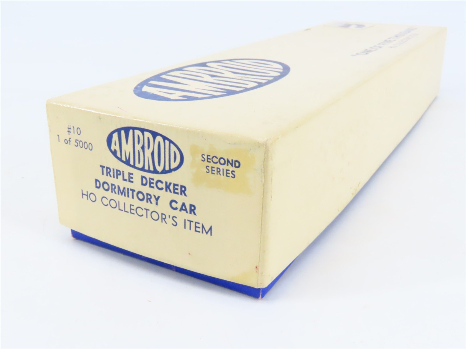 HO Scale Ambroid Kit #10 Wood Unlettered Triple Decker Dormitory Car