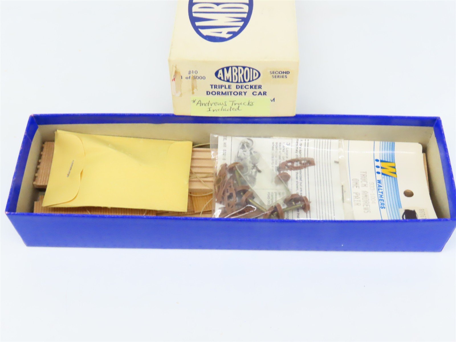 HO Scale Ambroid Kit #10 Wood Unlettered Triple Decker Dormitory Car
