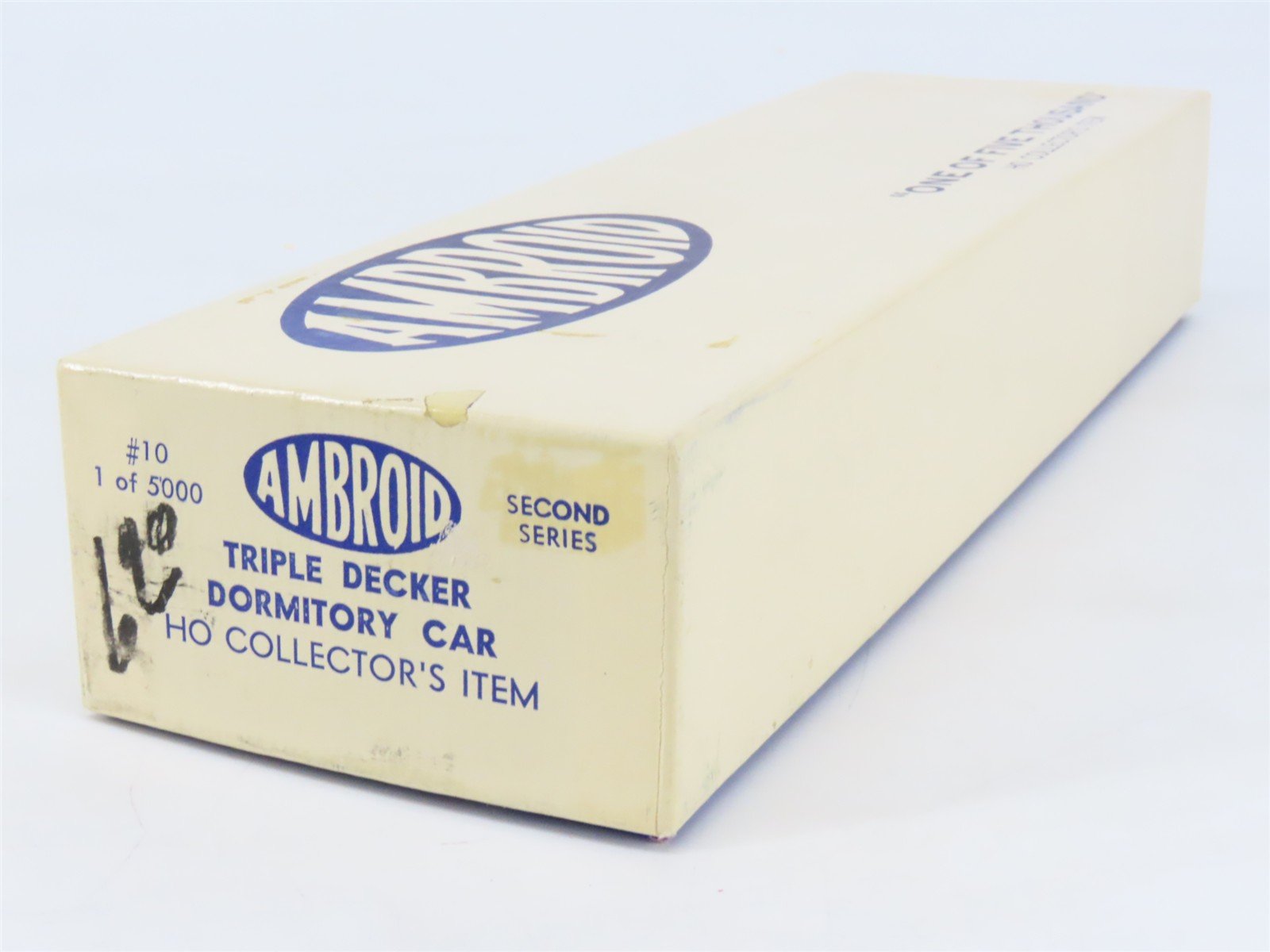 HO Scale Ambroid Kit #10 Wood Unlettered Triple Decker Dormitory Car