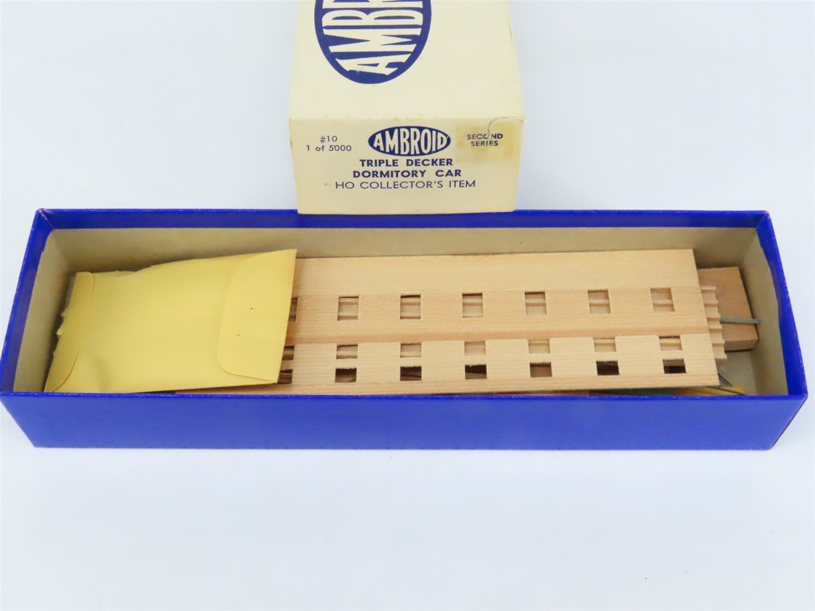 HO Scale Ambroid Kit #10 Wood Unlettered Triple Decker Dormitory Car
