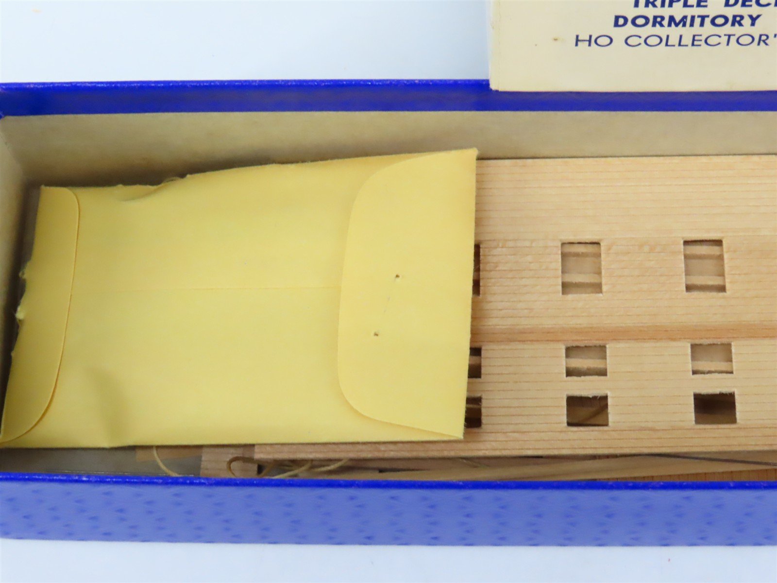 HO Scale Ambroid Kit #10 Wood Unlettered Triple Decker Dormitory Car