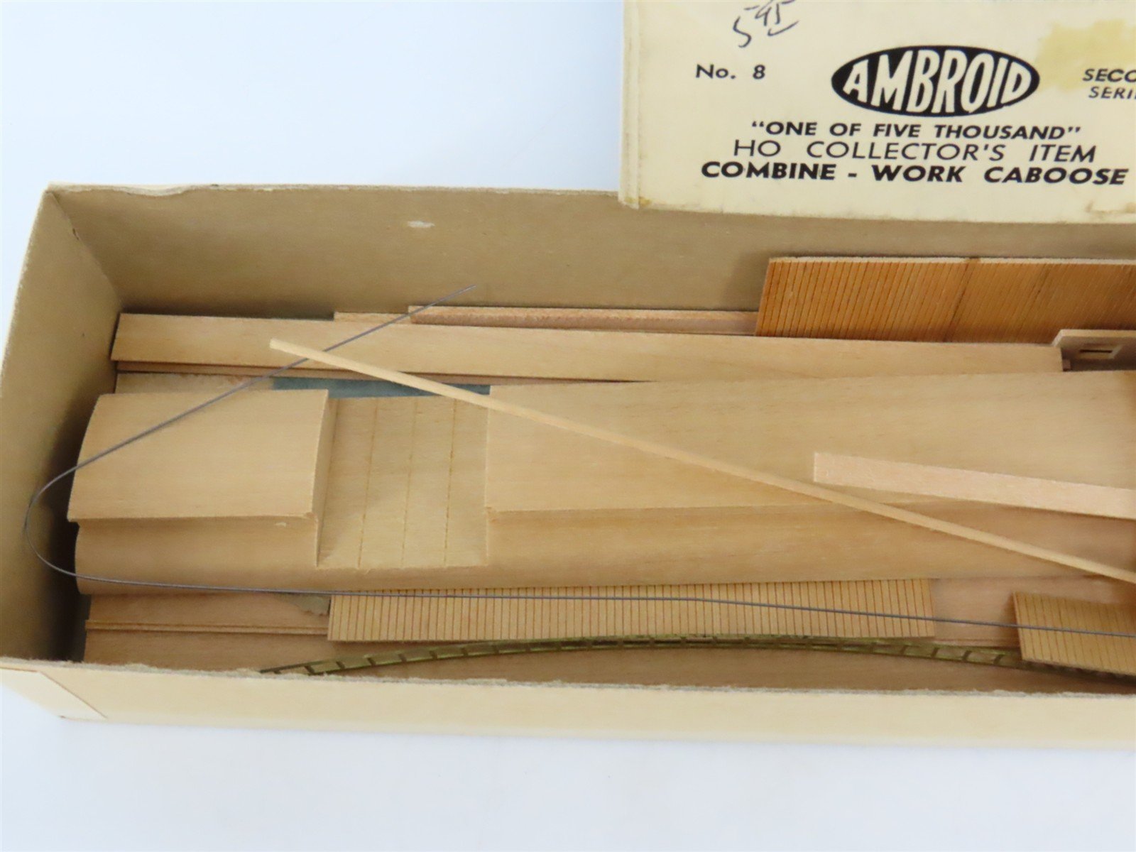 HO Scale Ambroid Kit No 8 Wood Unlettered Working Combine / Caboose