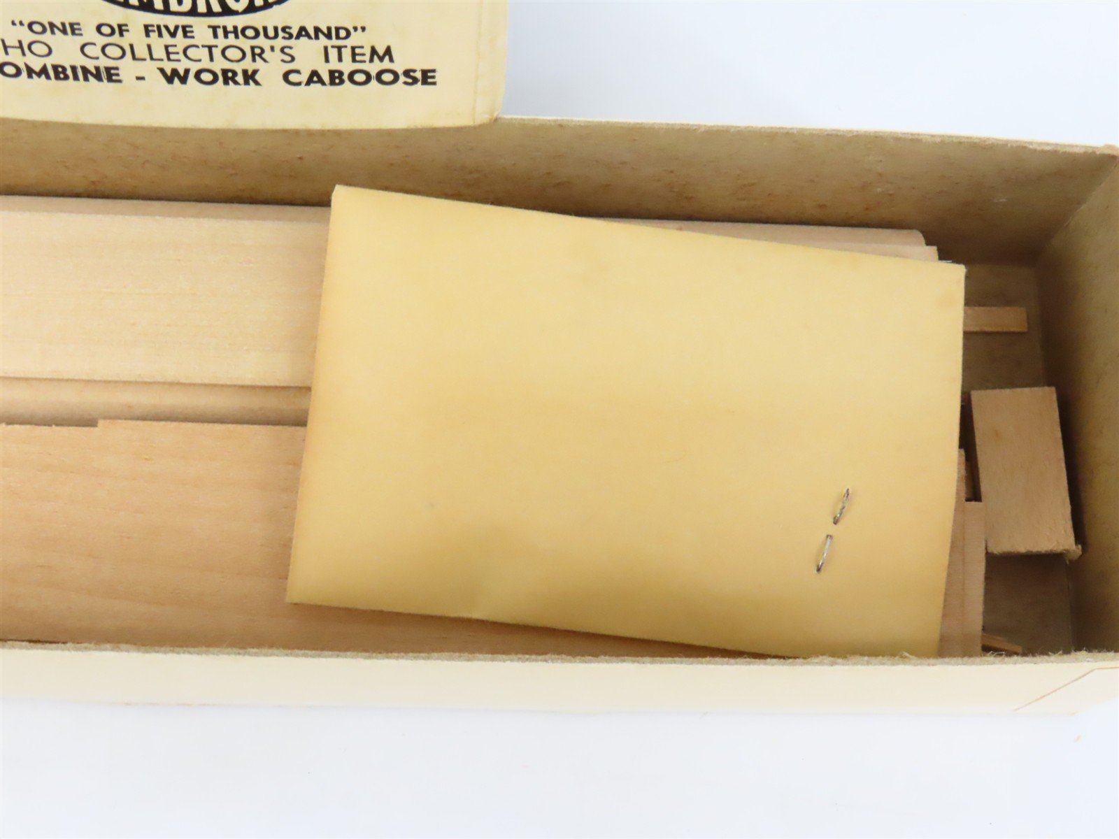 HO Scale Ambroid Kit No 8 Wood Unlettered Working Combine / Caboose