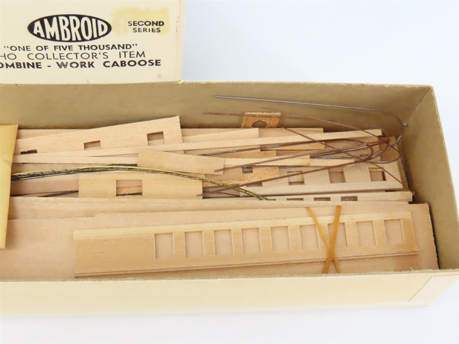HO Scale Ambroid Kit No 8 Wood Unlettered Working Combine / Caboose
