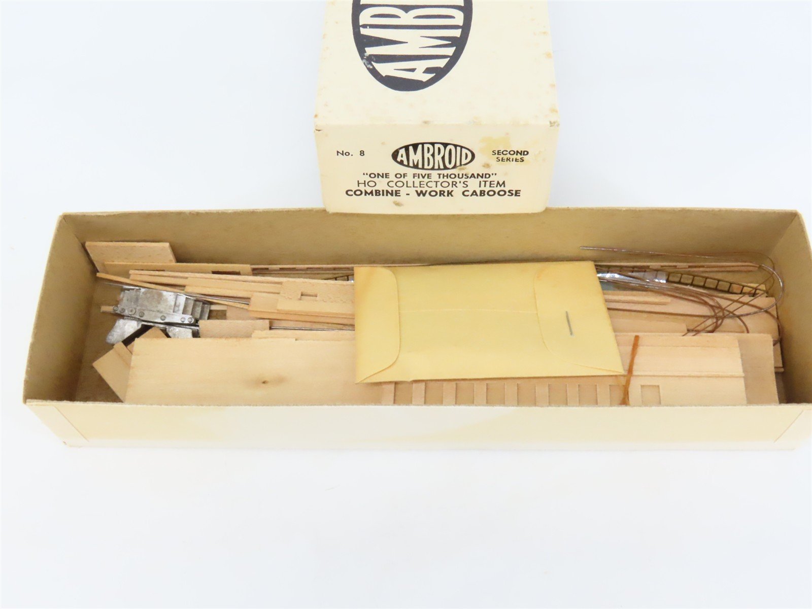 HO Scale Ambroid Kit No 8 Wood Unlettered Working Combine / Caboose