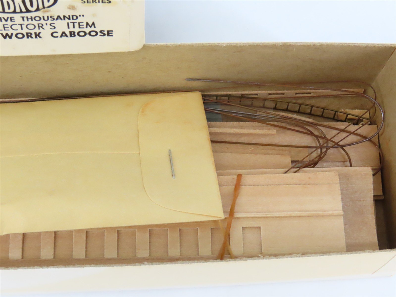 HO Scale Ambroid Kit No 8 Wood Unlettered Working Combine / Caboose