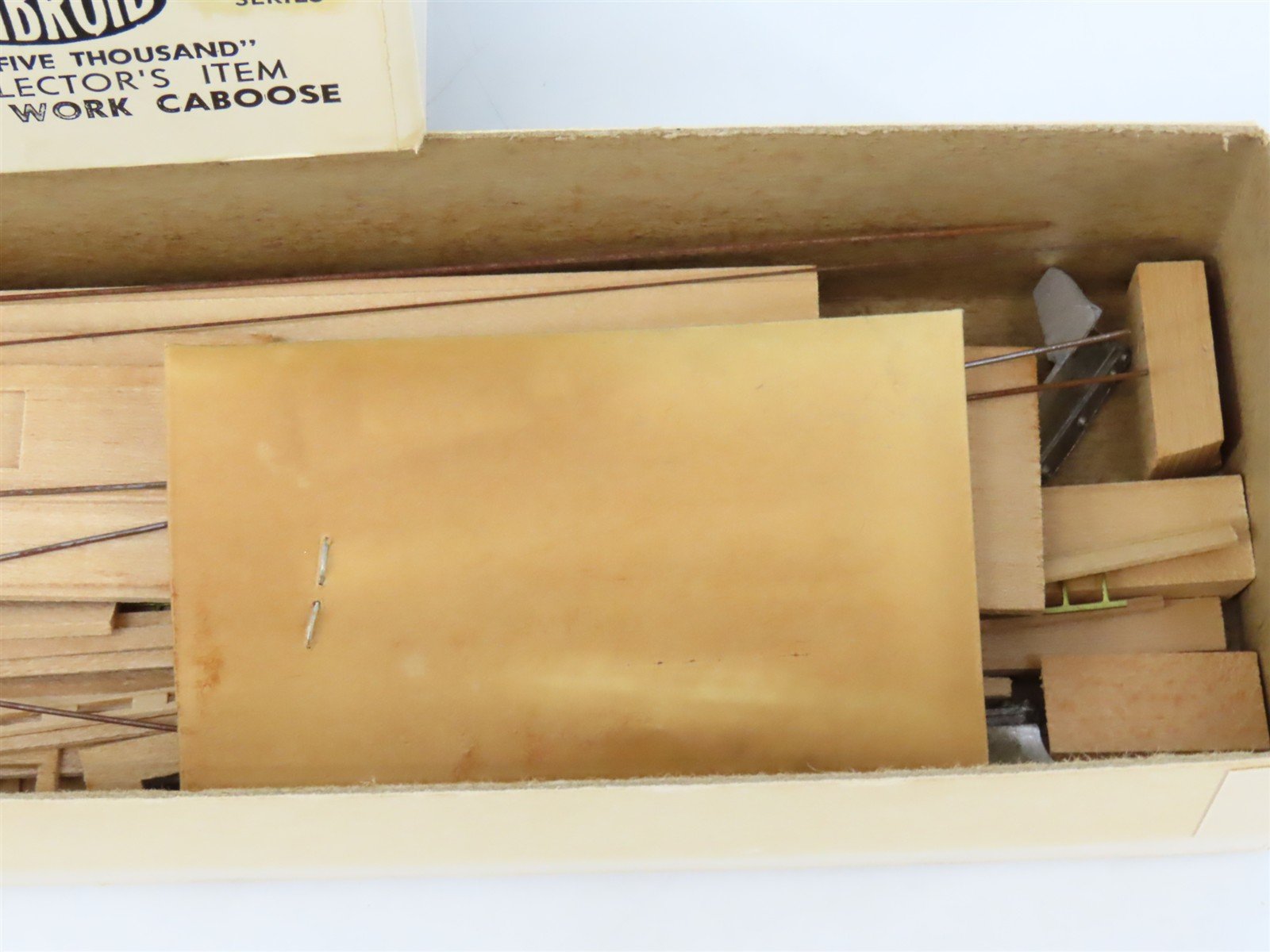 HO Scale Ambroid Kit No 8 Wood Unlettered Working Combine / Caboose