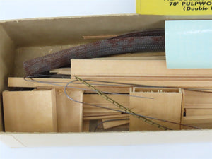 HO Scale Ambroid Double Kit No 5 MEC/BAR 70' Pulpwood 70-Ton Bulkhead Flat Car