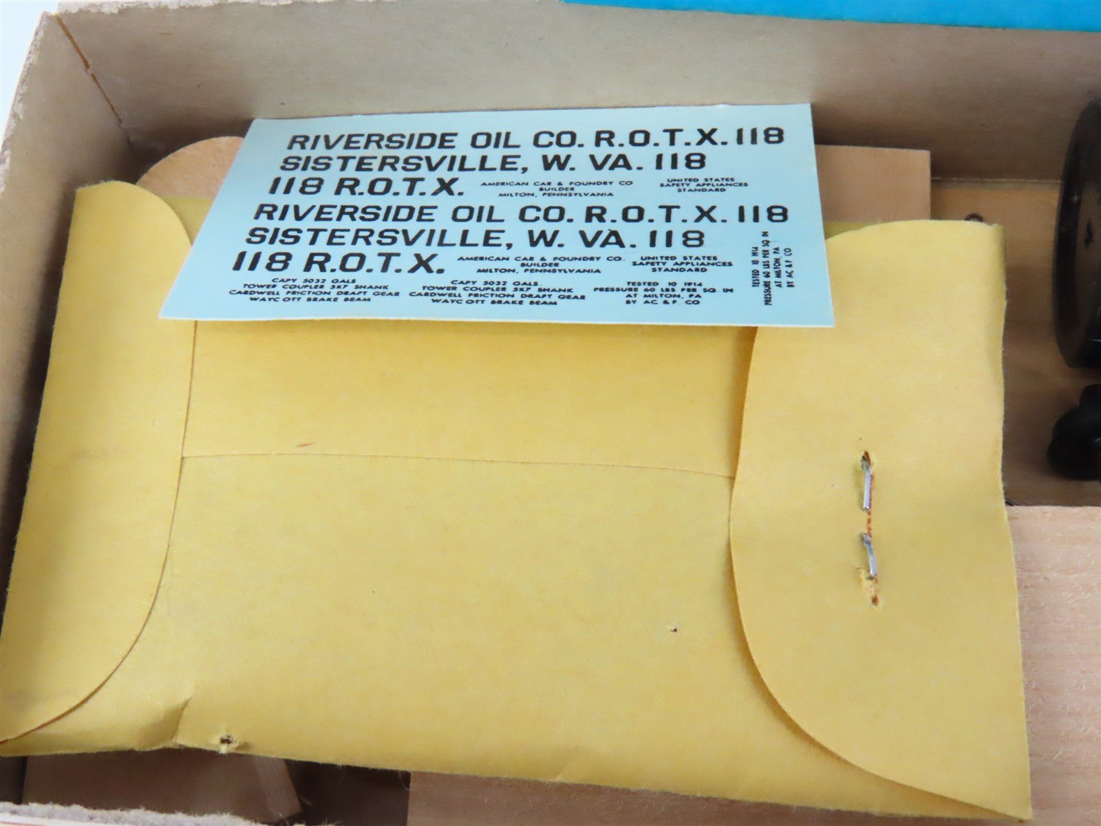 HO Scale Ambroid Kit No 4 ROTX Riverside Oil Co Insulated Tank Car #118