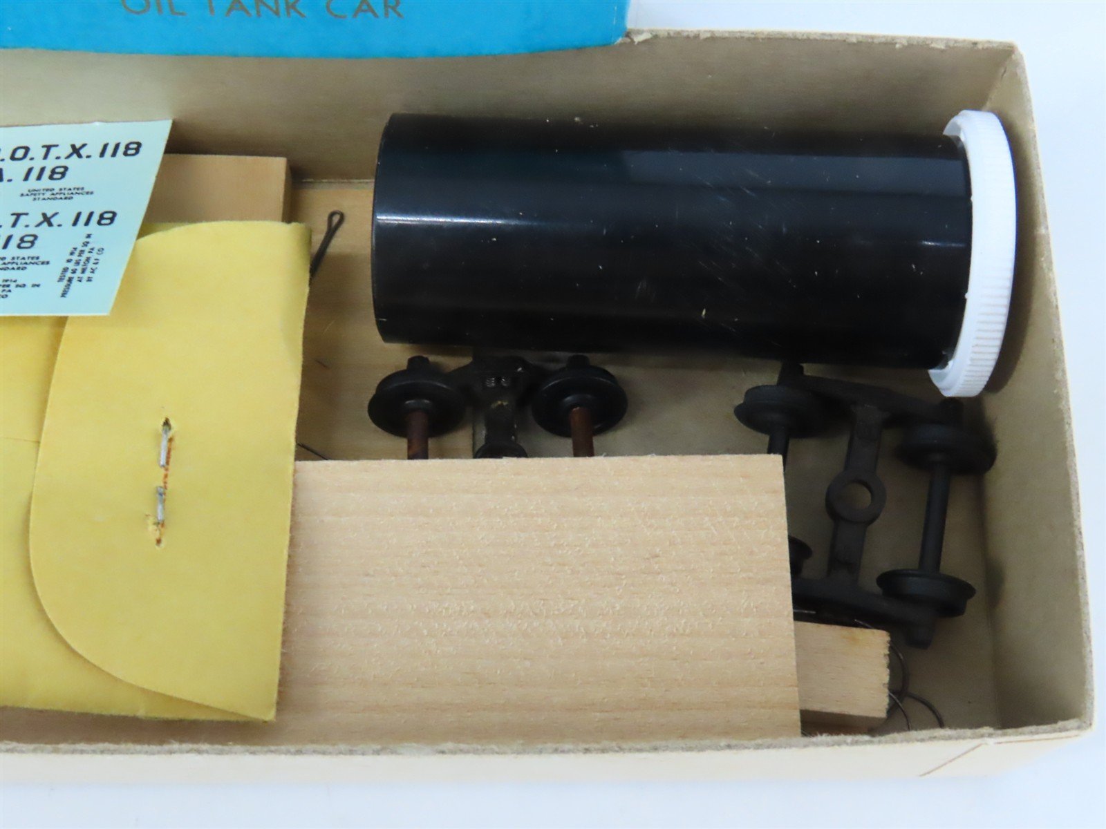 HO Scale Ambroid Kit No 4 ROTX Riverside Oil Co Insulated Tank Car #118