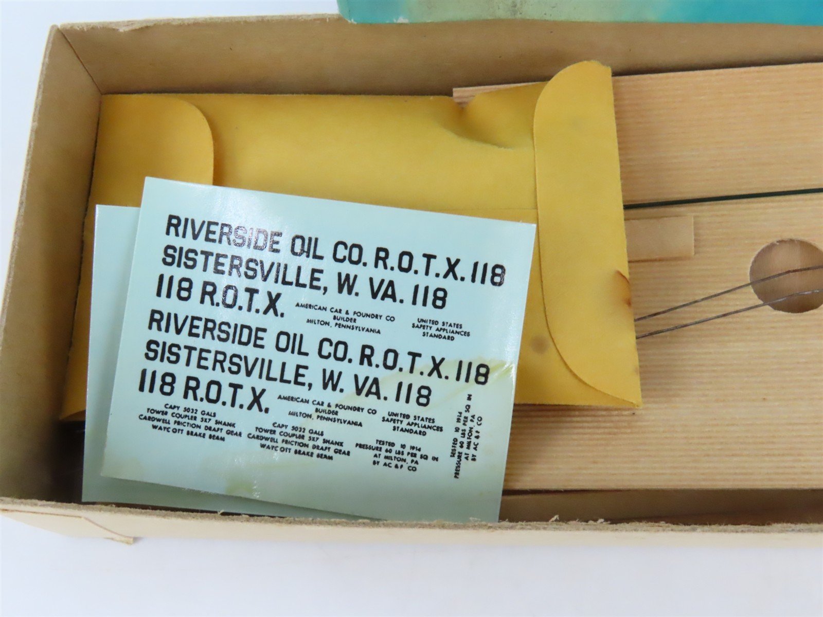 HO Scale Ambroid Kit No 4 ROTX Riverside Oil Co Insulated Tank Car #118