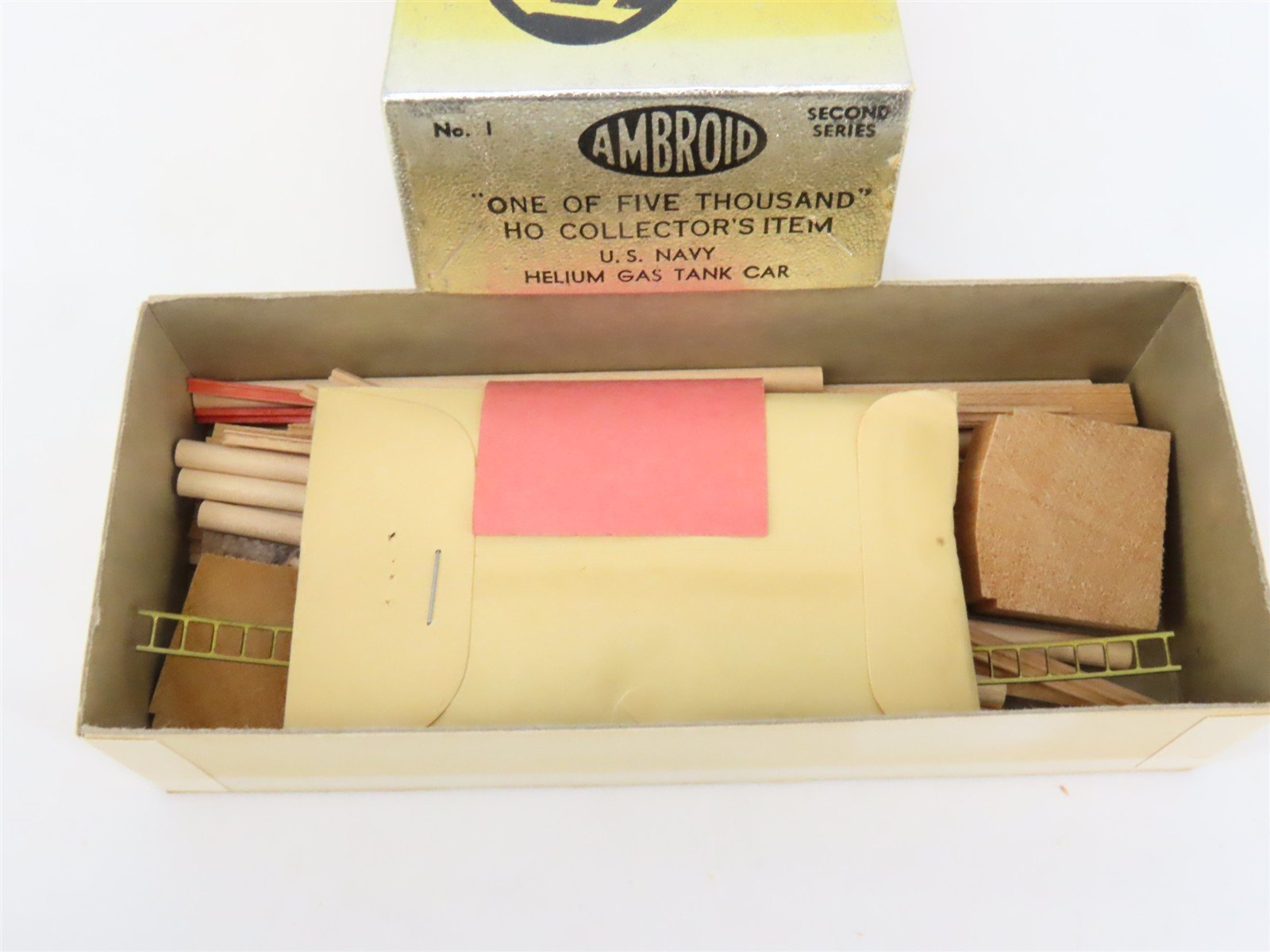 HO Scale Ambroid Kit No 1 USNX United States Navy Helium Gas Tank Car #1019