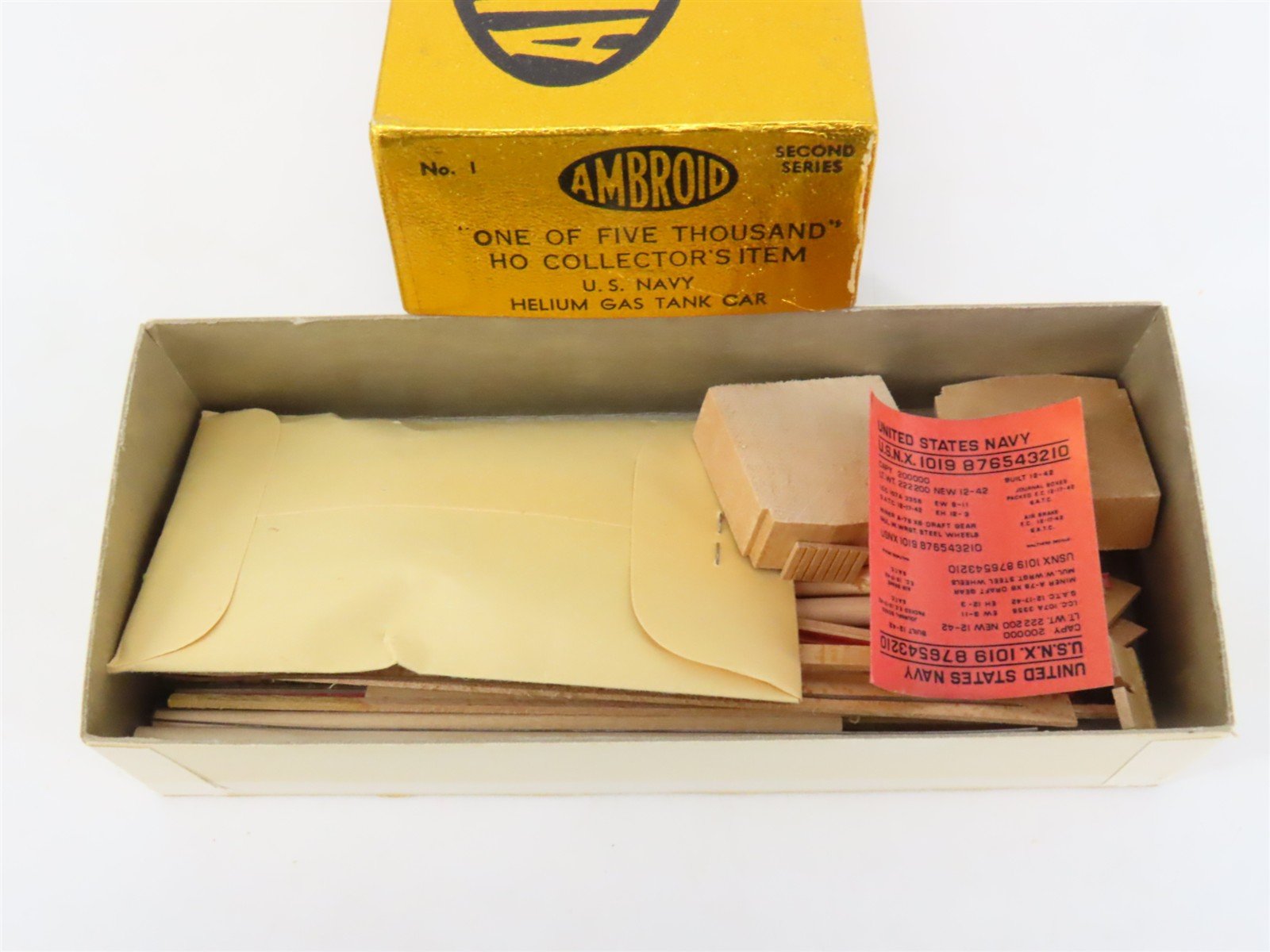 HO Scale Ambroid Kit No 1 USNX United States Navy Helium Gas Tank Car #1019