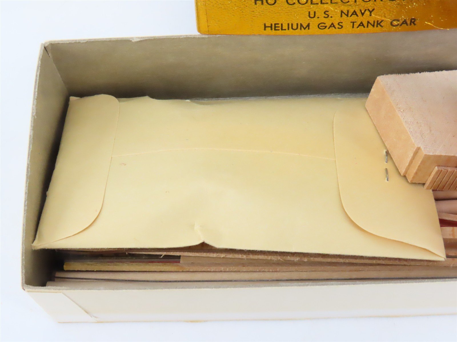 HO Scale Ambroid Kit No 1 USNX United States Navy Helium Gas Tank Car #1019