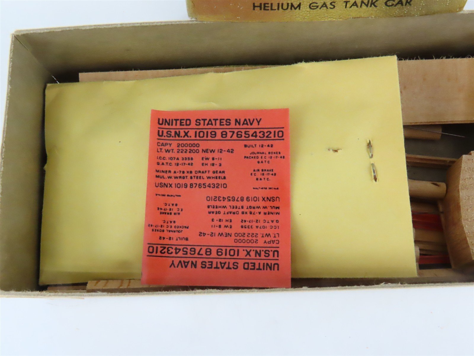 HO Scale Ambroid Kit No 1 USNX United States Navy Helium Gas Tank Car #1019