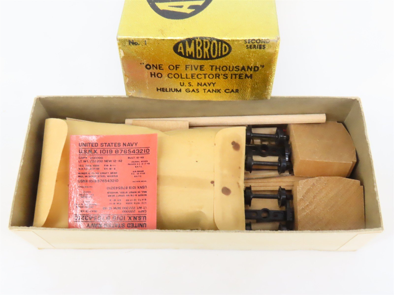 HO Scale Ambroid Kit No 1 USNX United States Navy Helium Gas Tank Car #1019