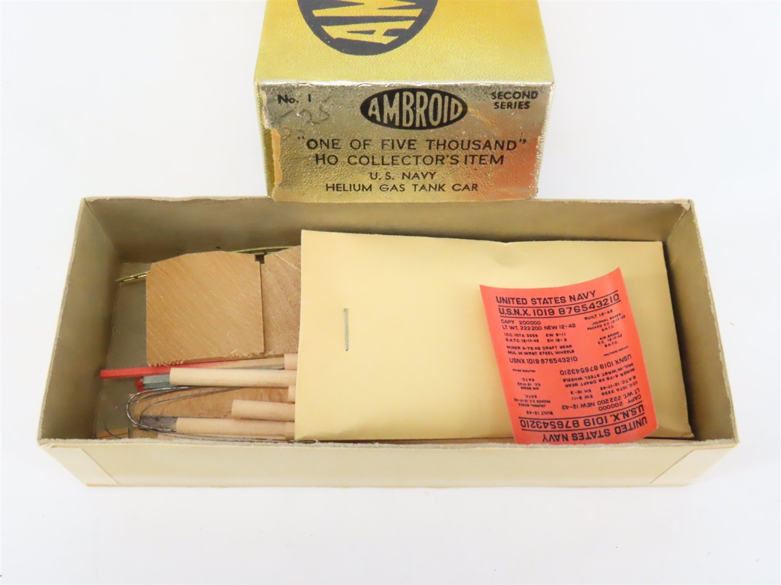 HO Scale Ambroid Kit No 1 USNX United States Navy Helium Gas Tank Car #1019