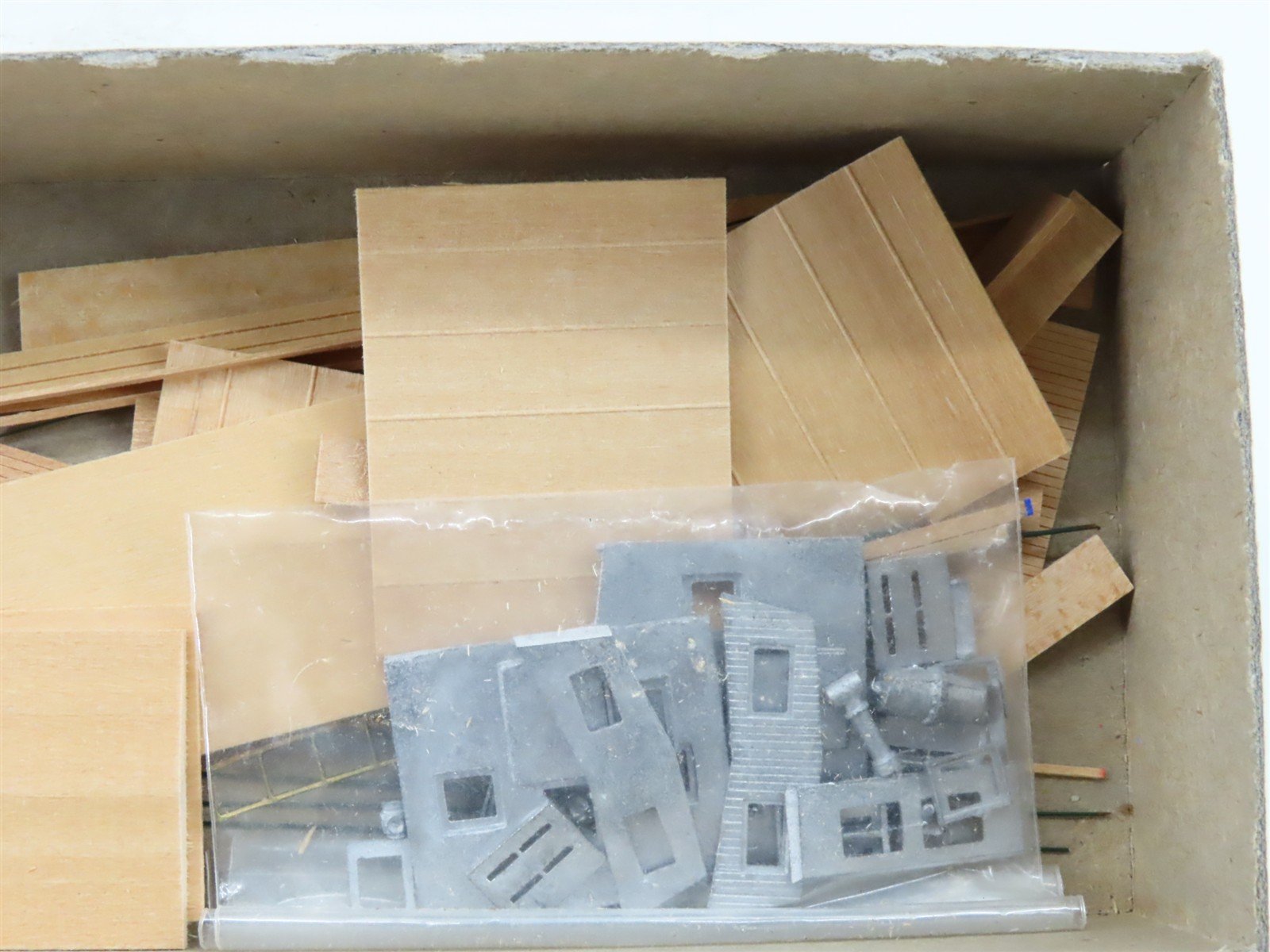 HO Scale Quality Craft Models Kit No 332 B&O Baltimore & Ohio Caboose #C2075