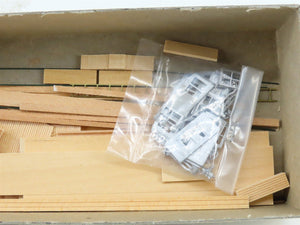 HO Scale Custom Trains Limited Kit No 7501 CN Canadian National Caboose