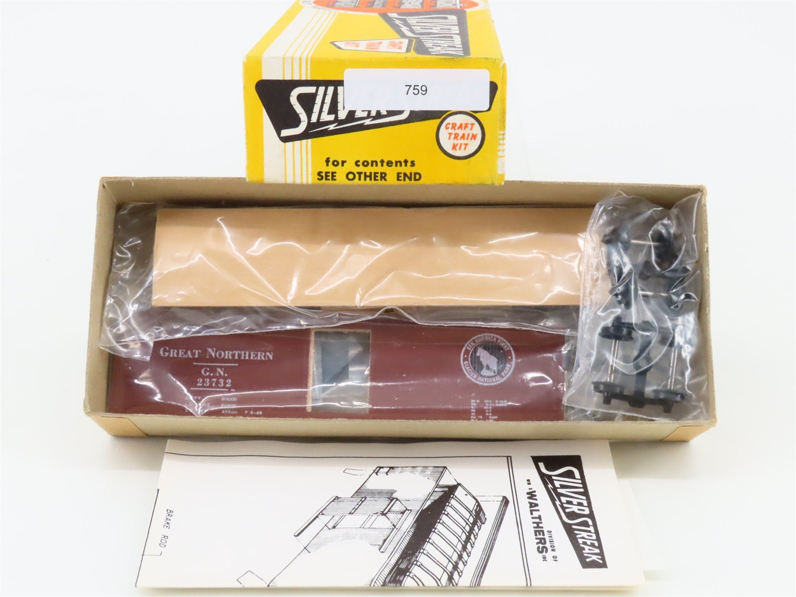 HO Scale Silver Streak Kit GN Great Northern Railway Single Door Box Car #23732