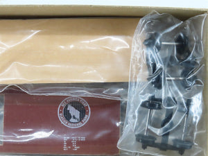 HO Scale Silver Streak Kit GN Great Northern Railway Single Door Box Car #23732