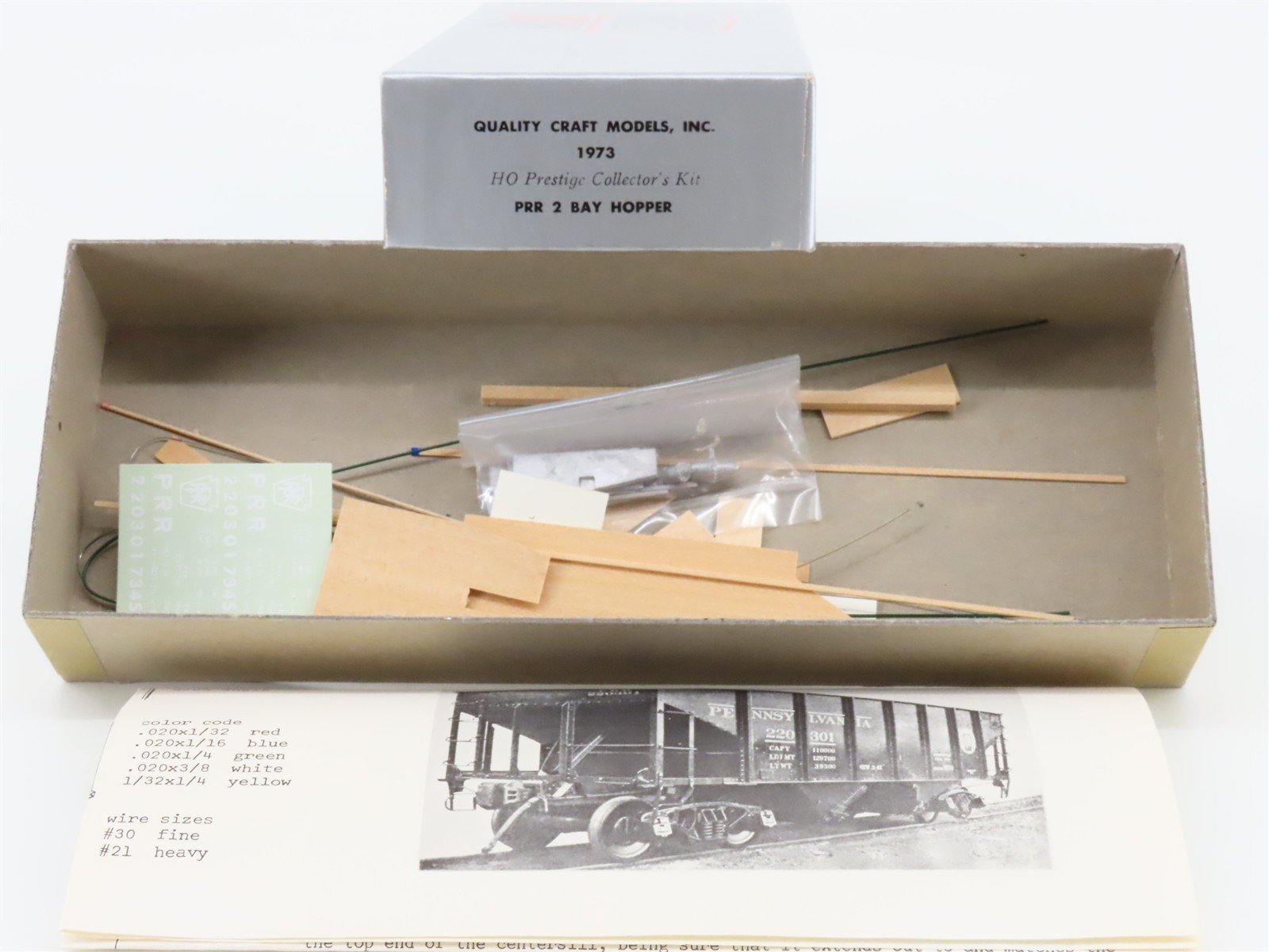 HO Scale Quality Craft Models Kit 1973 PRR Pennsylvania 2-Bay Hopper #220301