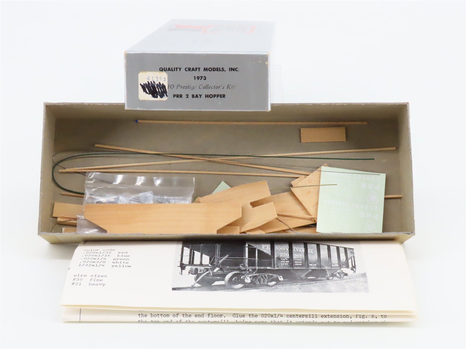 HO Scale Quality Craft Models Kit 1973 PRR Pennsylvania 2-Bay Hopper #220301