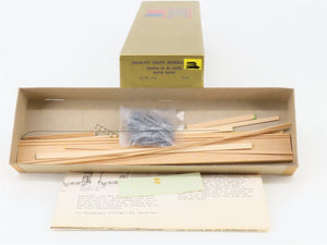 HO Quality Craft Models Kit 314 BTTX ATSF Santa Fe Bi Level Auto Rack #250039