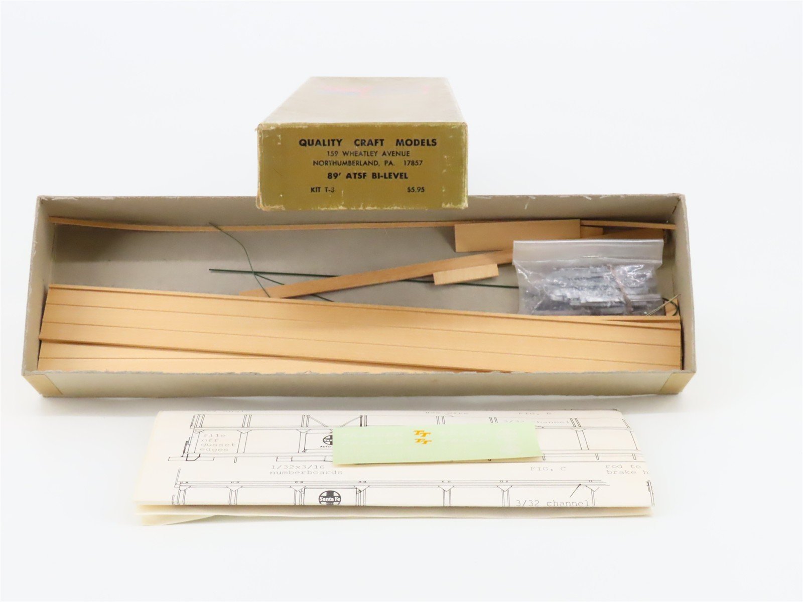 HO Quality Craft Models Kit T-3 BTTX ATSF Santa Fe 89' Bi-Level Auto Rack 250039