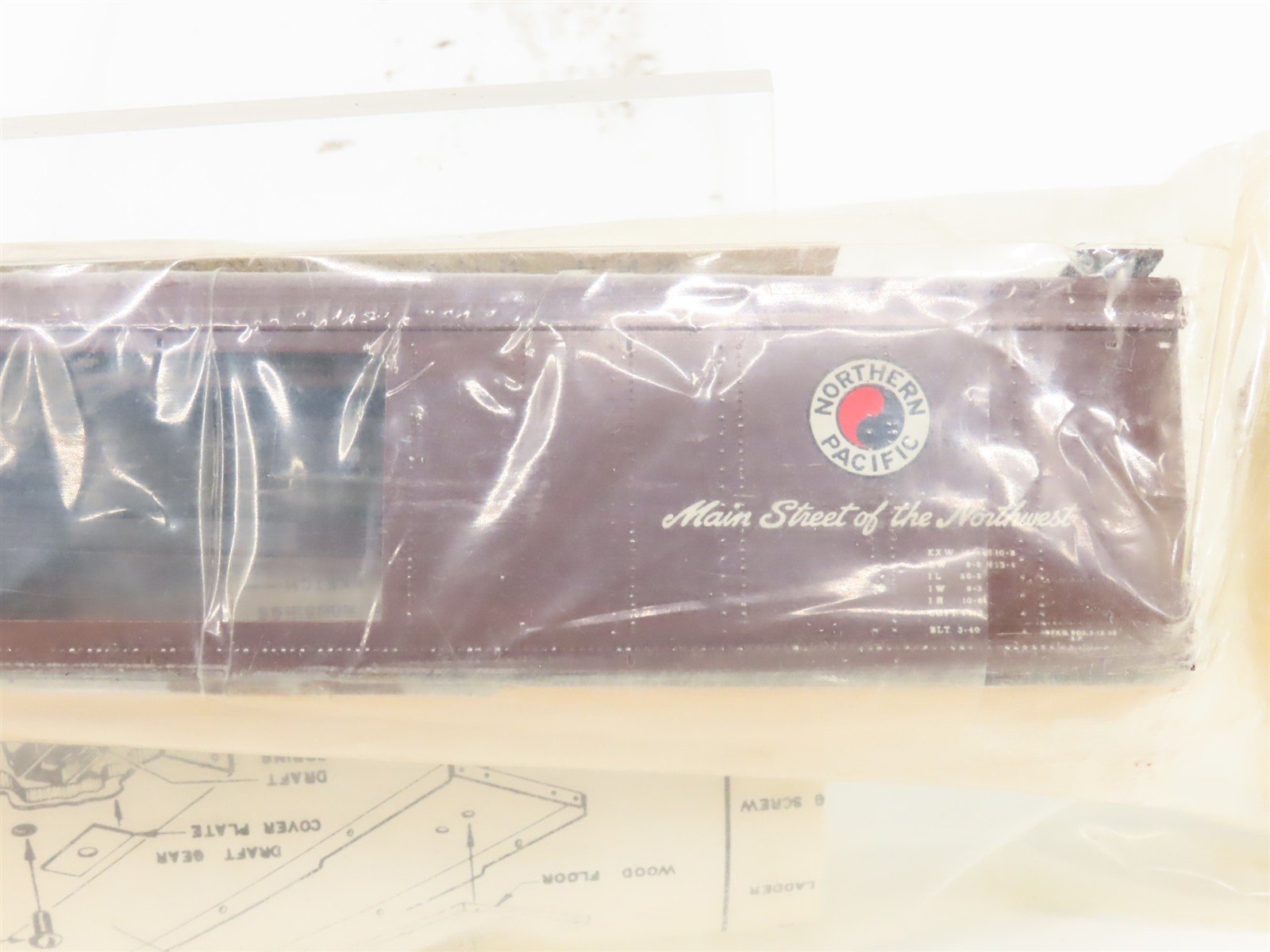 HO Athearn Metal Line Kit 1-330 NP Northern Pacific 50' Box Car #39574 - Sealed
