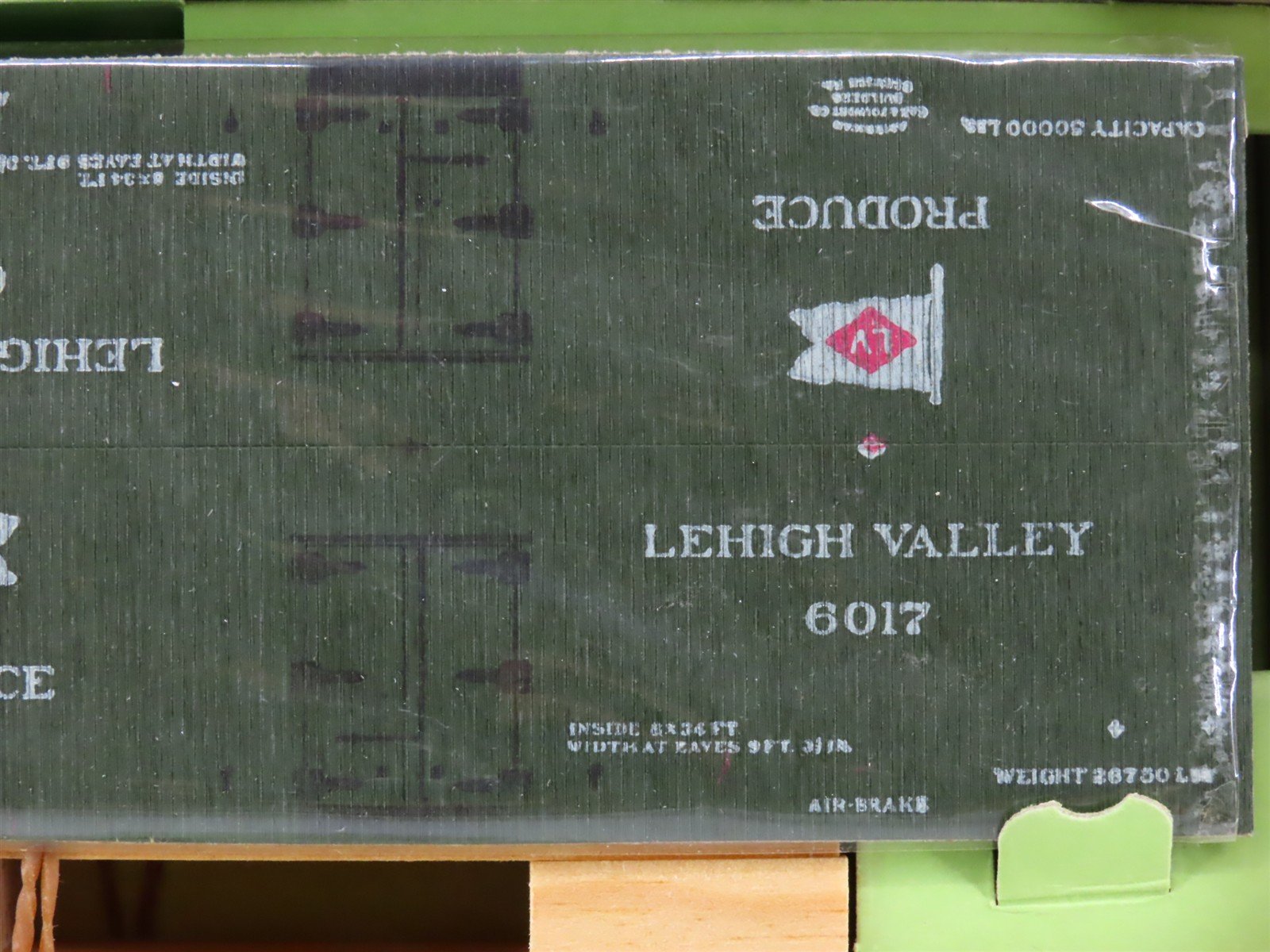 HO Scale Central Valley Kit E-93 LV Lehigh Valley Produce Reefer #6107