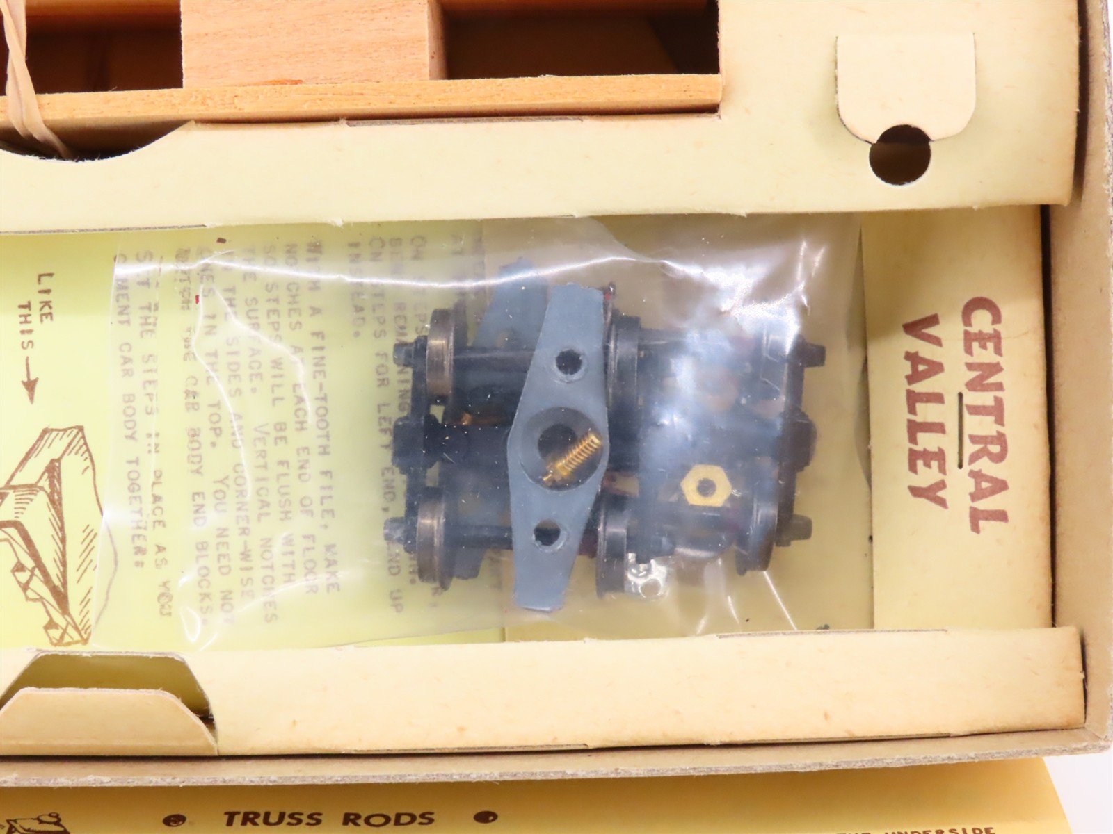 HO Scale Central Valley Kit B-911 DGH&M Milwaukee Line Old Timer Box Car #1122