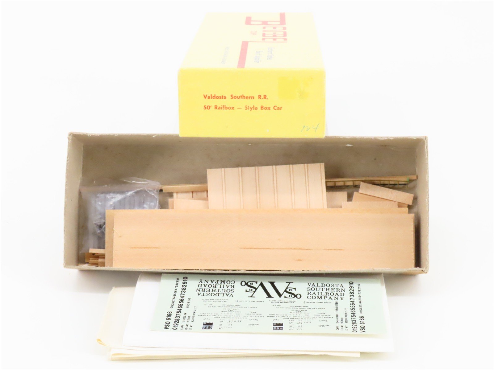 HO Bev-Bel Kit VSO Valdosta Southern Railroad 50' Single Door Box Car #6166