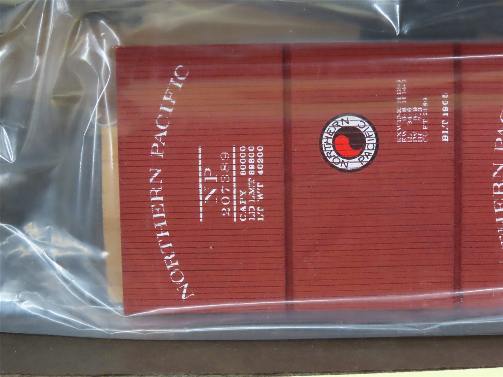 HO Scale Olympic Cascadian Kit NP Northern Pacific Railroad Box Car #207389
