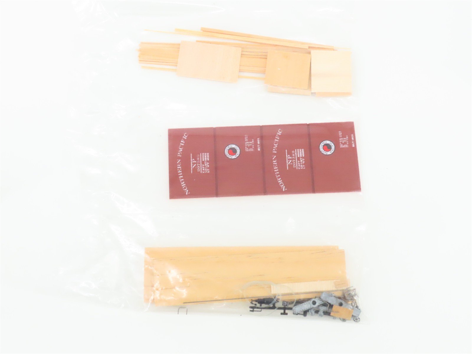 HO Scale Olympic Cascadian Kit NP Northern Pacific Railroad Box Car #207389