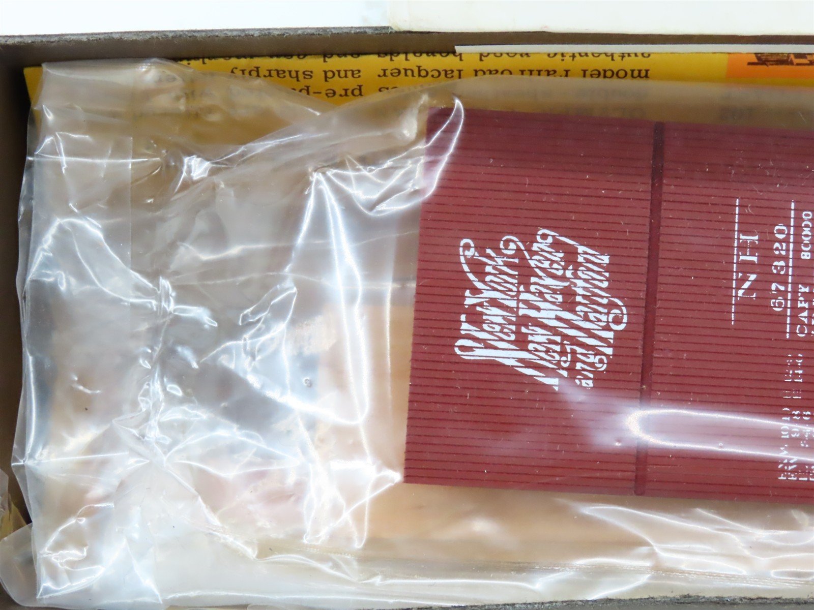 HO Scale Olympic Cascadian Kit 101 NH New Haven Single Door Box Car #67320