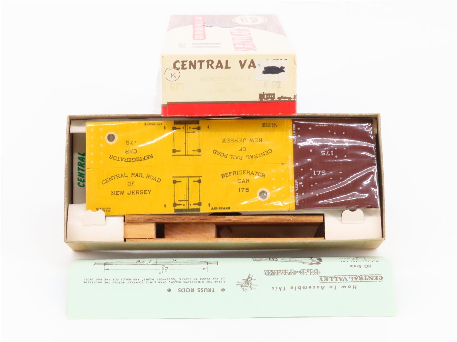 HO Scale Central Valley Kit F-92 Wood CNJ Jersey Central Reefer #175