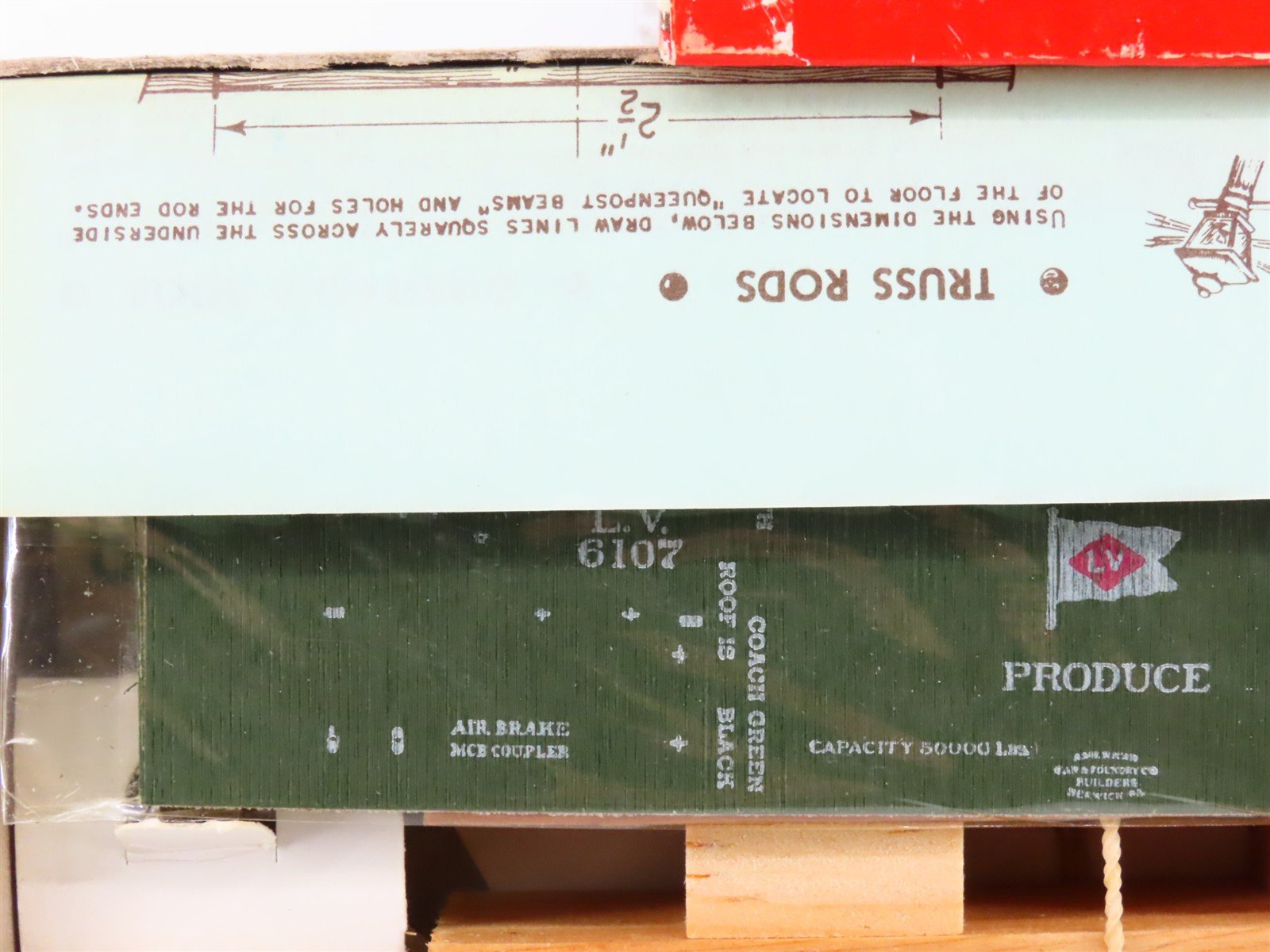 HO Scale Central Valley Kit F-93 LV Lehigh Valley Railroad Reefer #6107