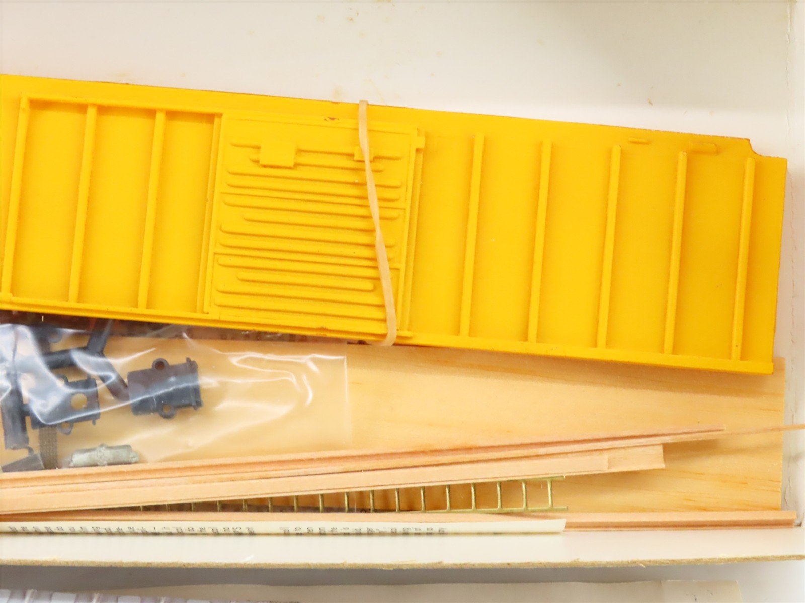 HO Scale Roller Bearing Models RBM Kit 627-401 RBOX Railbox Box Car #14921